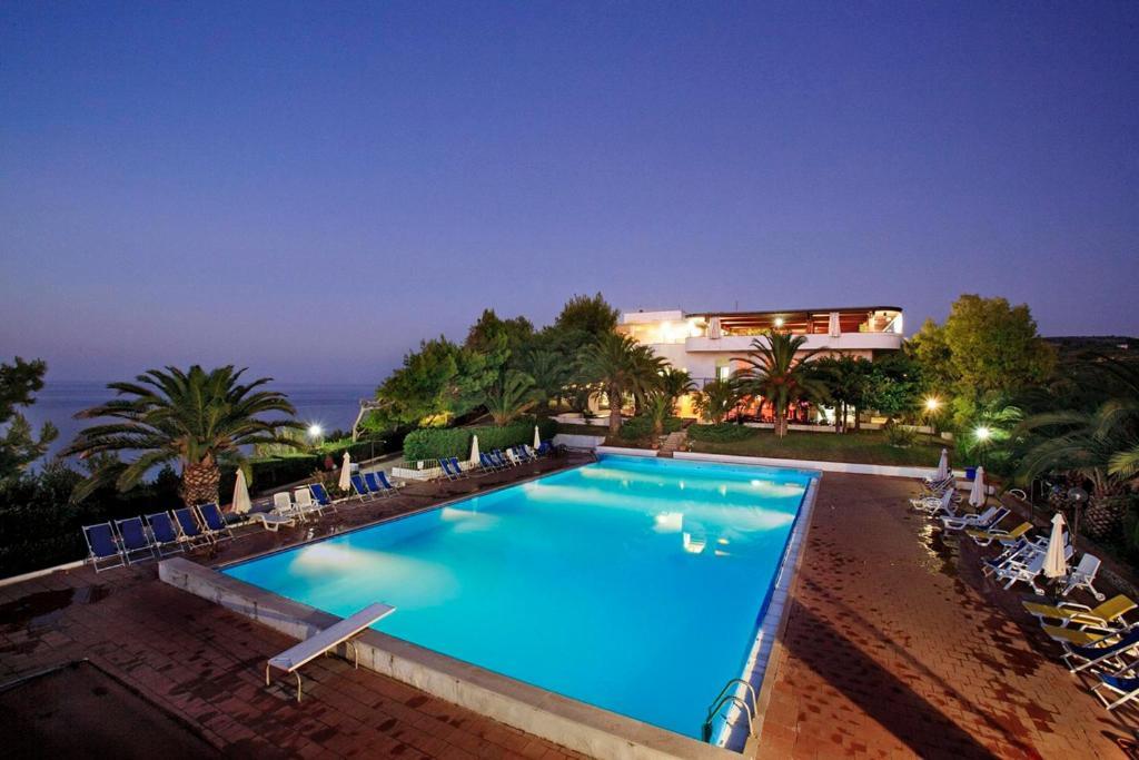 Hotel Villaggio Costa Ripa Роди-Гарганико Экстерьер фото