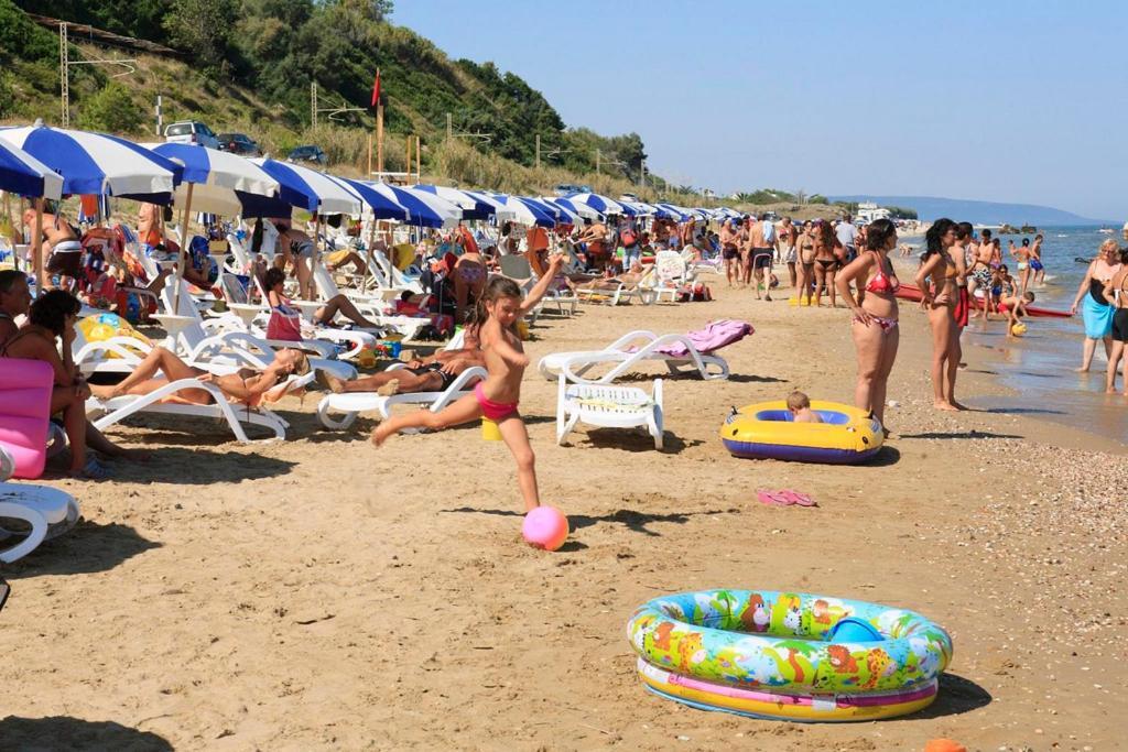 Hotel Villaggio Costa Ripa Роди-Гарганико Экстерьер фото
