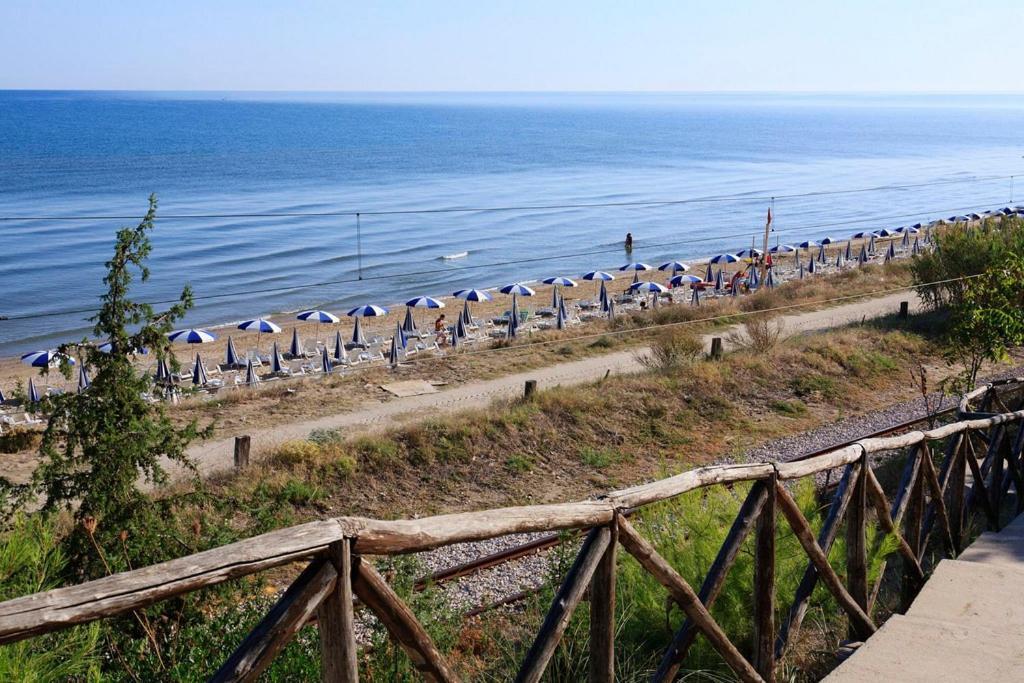 Hotel Villaggio Costa Ripa Роди-Гарганико Экстерьер фото