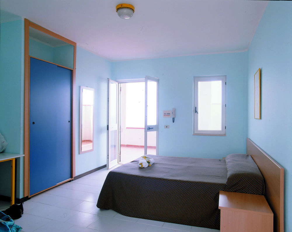 Hotel Villaggio Costa Ripa Роди-Гарганико Экстерьер фото